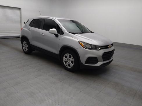 Used 2019 Chevrolet Trax LS FWD image 11