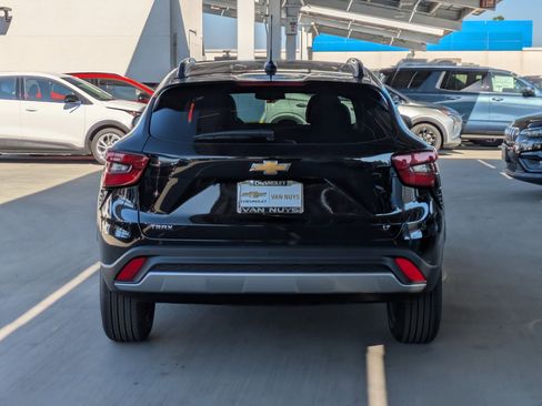 New 2026 Chevrolet Trax LT w/ Driver Confidence Package image 5