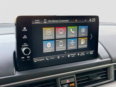 Used 2024 Honda Pilot Touring image 15