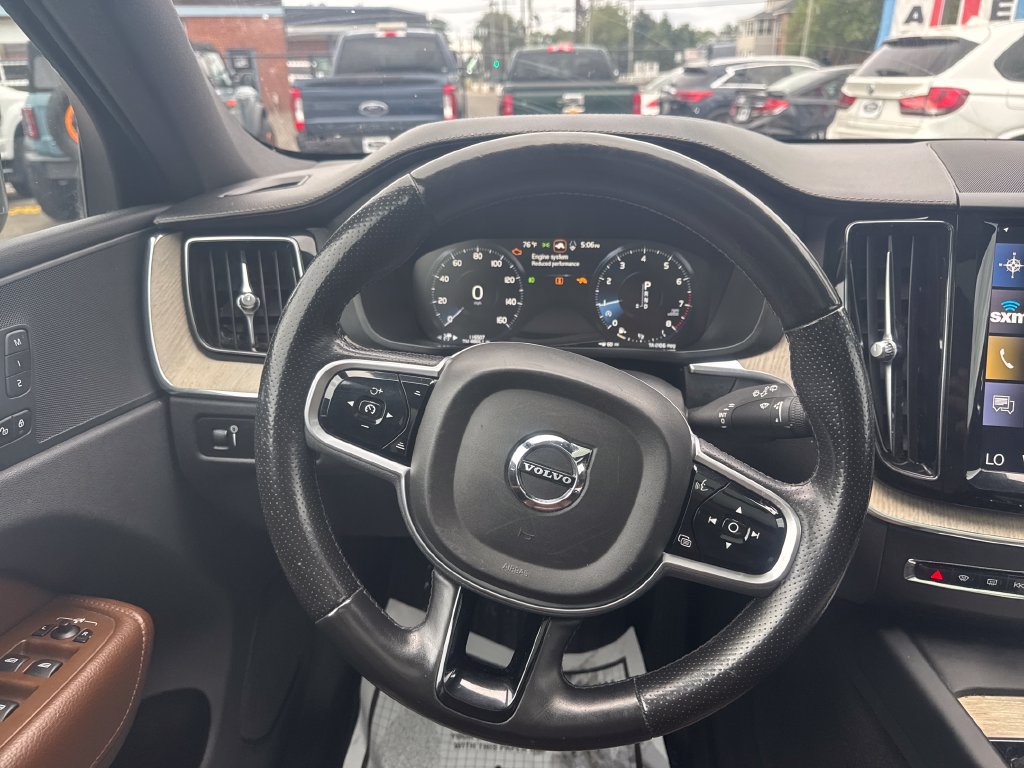 Used 2018 Volvo XC60 T6 Inscription w/ Convenience Package AWD/4WD image 15