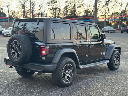 Used 2018 Jeep Wrangler Unlimited Sport S AWD/4WD image 5