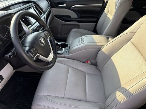 Used 2018 Toyota Highlander Limited Platinum AWD/4WD image 20