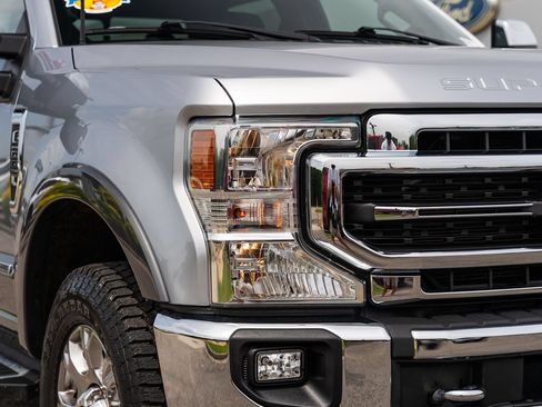 Certified 2022 Ford F250 Lariat w/ Chrome Package AWD/4WD image 9