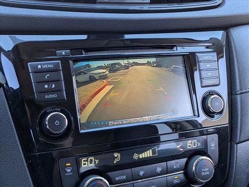 Used 2020 Nissan Rogue SV image 13