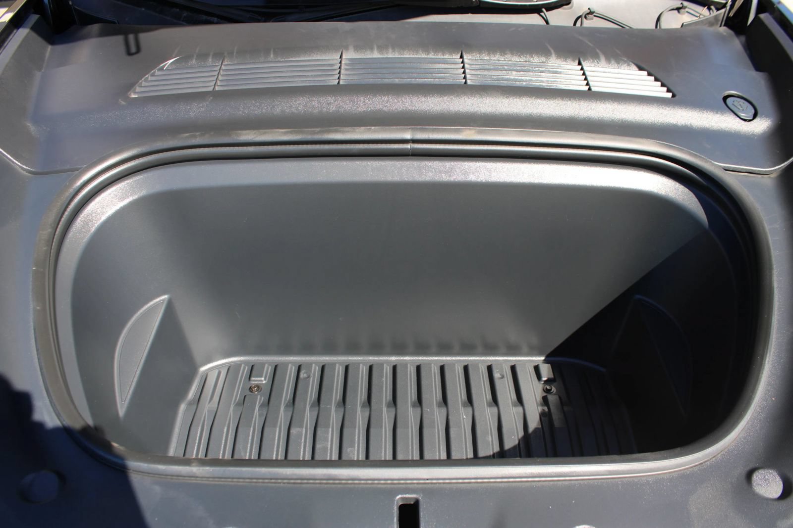 Used 2024 Tesla Model Y 2WD image 18