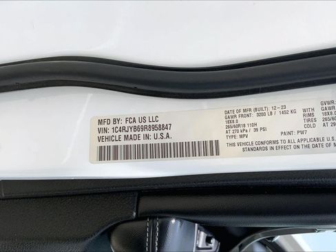 Used 2024 Jeep Grand Cherokee Limited 4xe AWD/4WD image 37