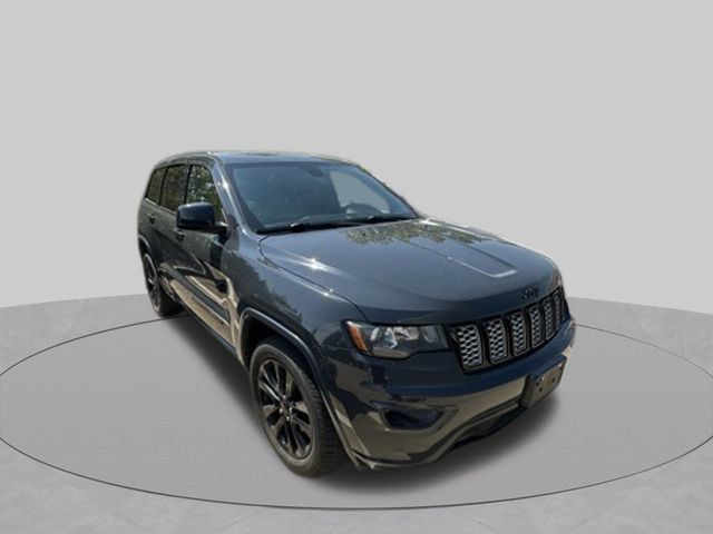 Used 2018 Jeep Grand Cherokee Altitude AWD/4WD image 2