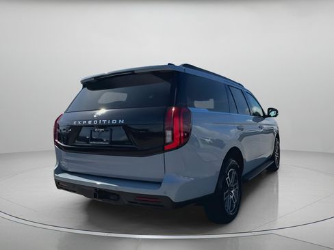 New 2025 Ford Expedition Active image 30