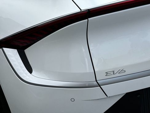 Certified 2024 Kia EV6 Light RWD image 36