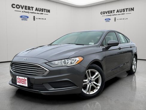 Used 2018 Ford Fusion SE w/ Fusion SE Technology Package image 1