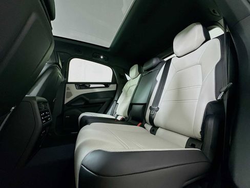 New 2026 Porsche Cayenne E-Hybrid image 23