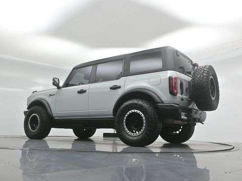 Used 2023 Ford Bronco Badlands image 49