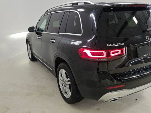 Used 2023 Mercedes-Benz GLB 250 GLB 250 w/ Premium Package image 8