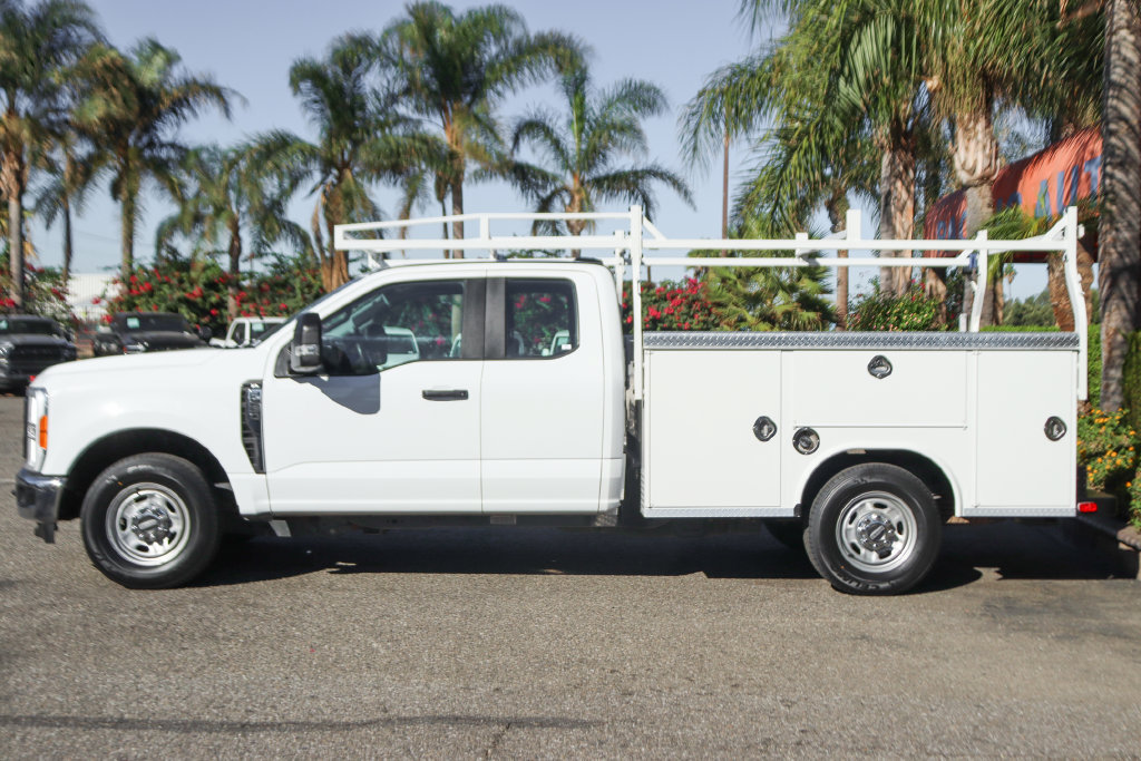 Used 2023 Ford F250 XL w/ XL Chrome Package RWD image 5