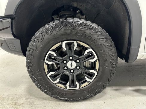 Used 2023 Chevrolet Silverado 1500 ZR2 w/ Technology Package AWD/4WD image 64
