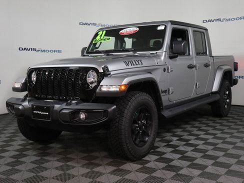 Used 2021 Jeep Gladiator Sport image 12