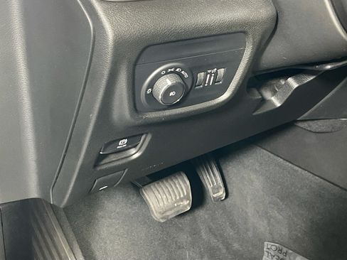 Used 2023 Jeep Grand Cherokee Limited AWD/4WD image 10