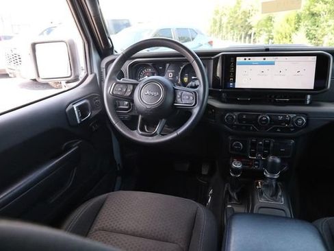 Used 2024 Jeep Wrangler Unlimited Rubicon 4xe AWD/4WD image 24