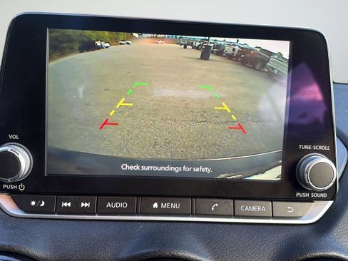 Used 2023 Nissan Sentra SV FWD image 17