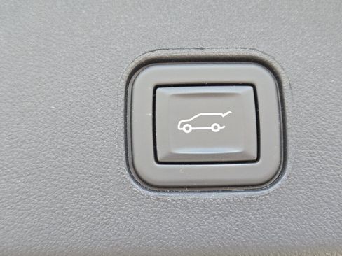 Used 2024 Cadillac Lyriq Sport AWD/4WD image 14