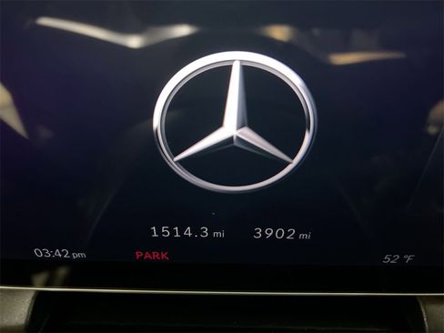 Used 2025 Mercedes-Benz GLC 350e GLC 350e image 12