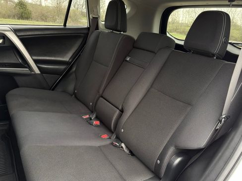 Used 2017 Toyota RAV4 XLE AWD/4WD image 19