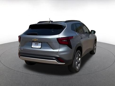 Used 2025 Chevrolet Trax LT FWD image 14