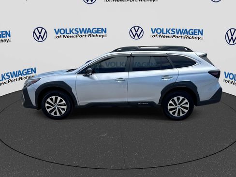 Used 2024 Subaru Outback Premium AWD/4WD image 11