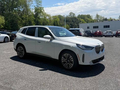 Used 2026 BMW X3 xDrive30i w/ Premium Package AWD/4WD image 3