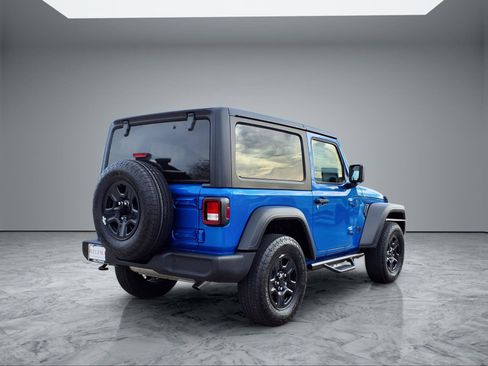 Used 2025 Jeep Wrangler Sport image 7