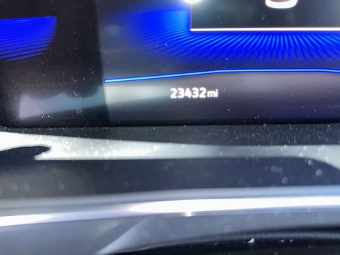 Used 2022 Volkswagen Tiguan SE image 6