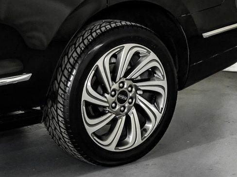 Used 2024 Lincoln Navigator Reserve image 59