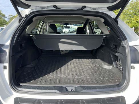 Used 2021 Subaru Outback Limited image 7