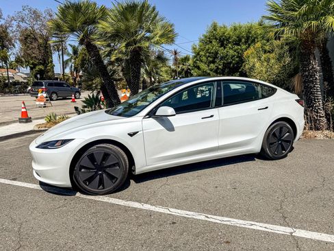 Used 2026 Tesla Model 3 RWD image 5