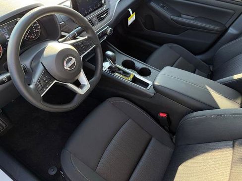 New 2025 Nissan Altima 2.5 SV image 15