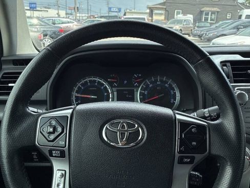 Used 2019 Toyota 4Runner SR5 AWD/4WD image 32
