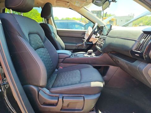 Used 2025 Nissan Pathfinder S AWD/4WD image 6