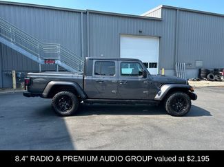 Used 2022 Jeep Gladiator Sport AWD/4WD video 2