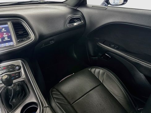 Used 2016 Dodge Challenger SRT Hellcat RWD image 33