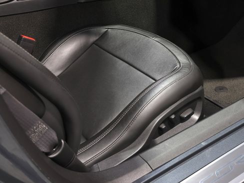 Used 2014 Chevrolet Corvette Stingray Coupe w/ 2LT Preferred Equipment Group image 55