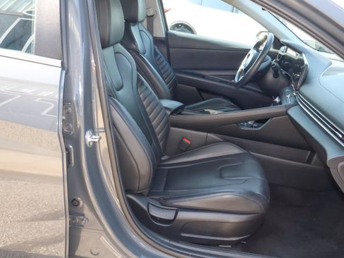 Used 2024 Hyundai Elantra Limited FWD image 24
