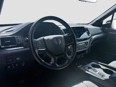 Certified 2024 Honda Passport EX-L image 9