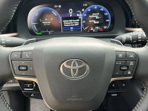 New 2025 Toyota Crown Signia image 8