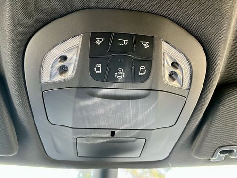 New 2026 Chrysler Pacifica Select image 31