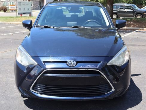 Used 2018 Toyota Yaris iA FWD image 12