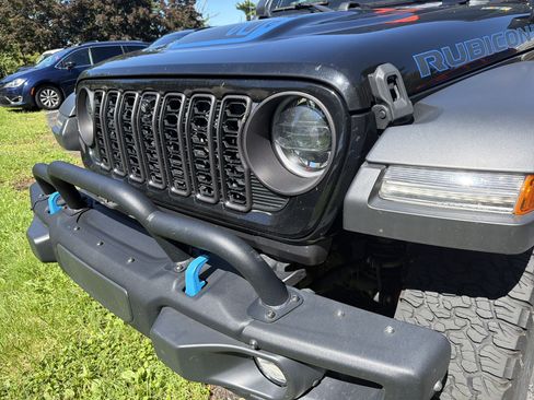 Used 2023 Jeep Wrangler Unlimited Rubicon 4xe AWD/4WD image 4