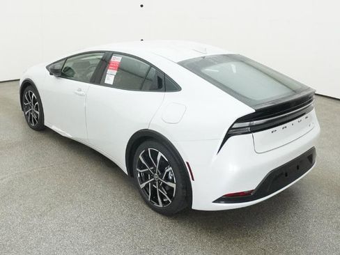New 2025 Toyota Prius Plug-In Hybrid image 13