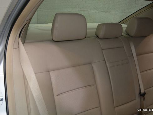 Used 2014 Mercedes-Benz E 350 Sedan image 23