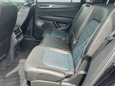 Used 2024 Volkswagen Atlas Cross Sport SEL Premium R-Line AWD/4WD image 18