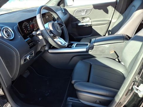 Certified 2025 Mercedes-Benz GLA 250 4MATIC image 11